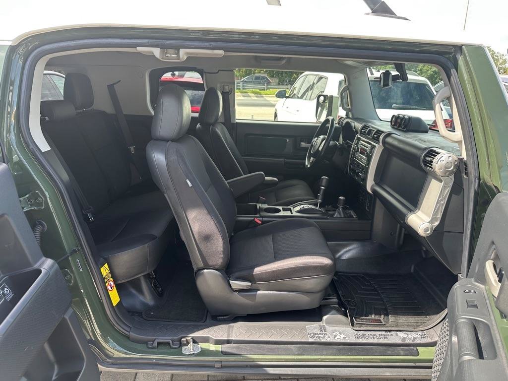 Used 2014 Toyota FJ Cruiser 4WD w/ Upgrade Package image 33
