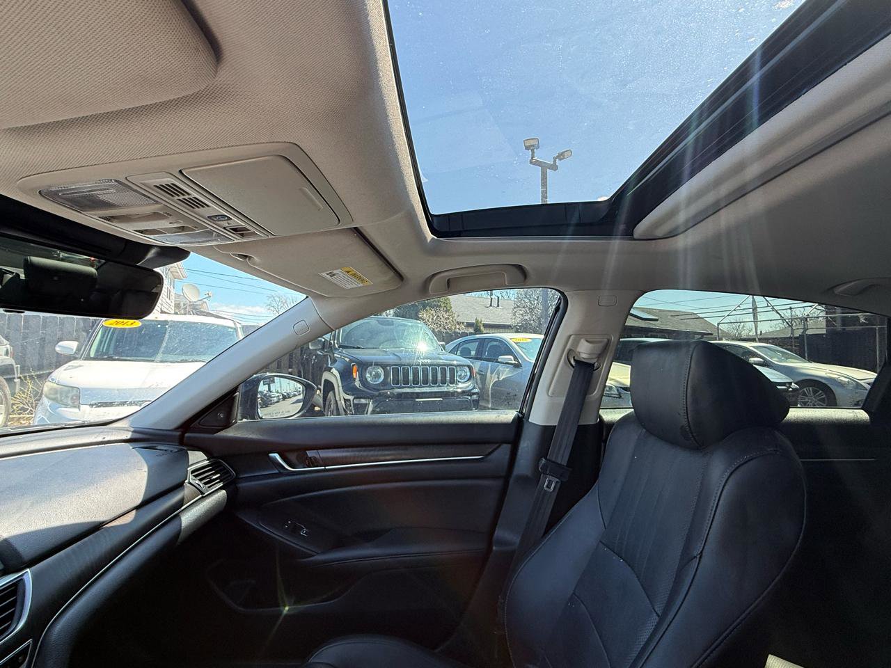 Used 2021 Honda Accord Touring image 8