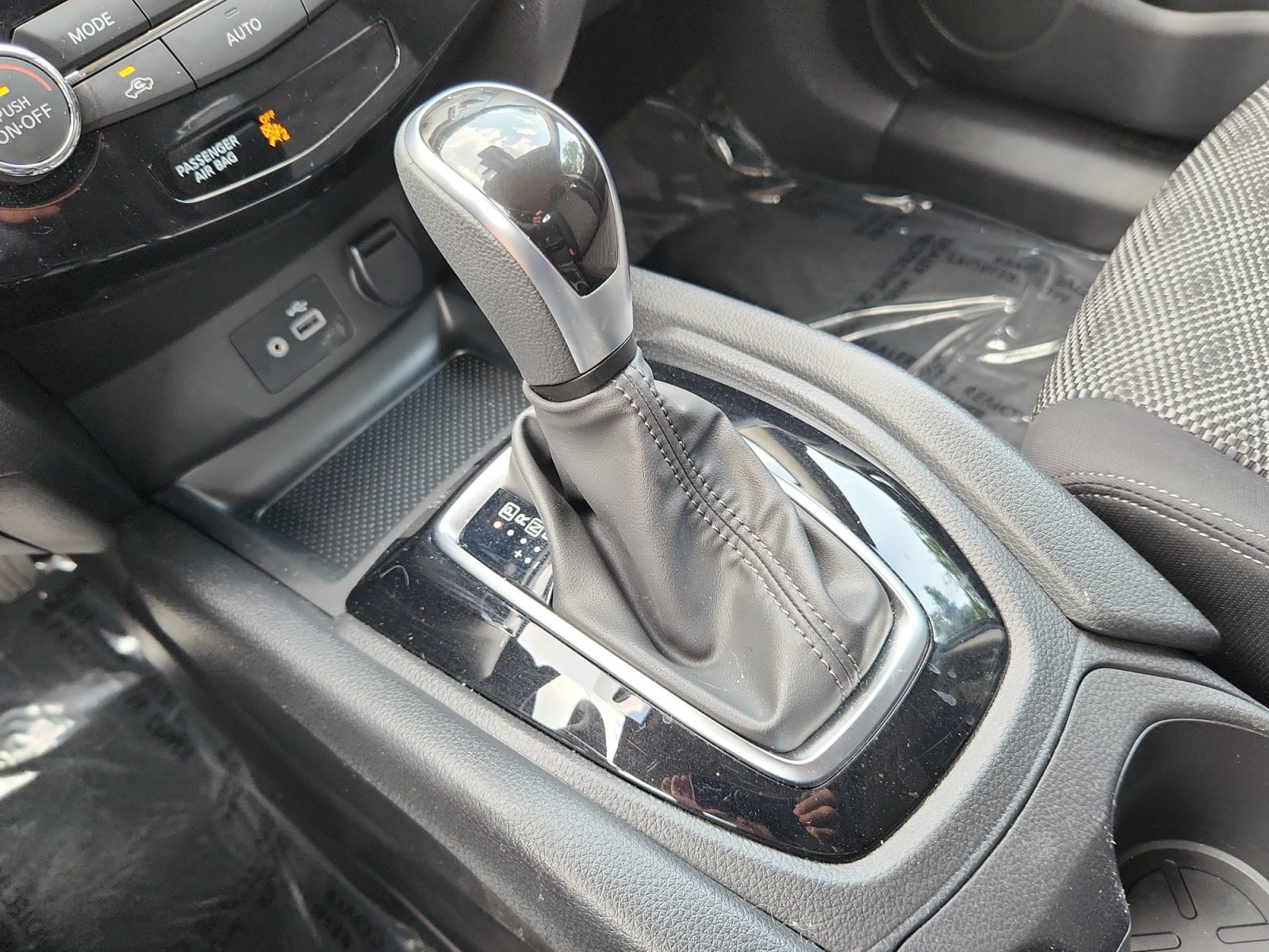 Used 2022 Nissan Rogue Sport SV AWD/4WD image 15
