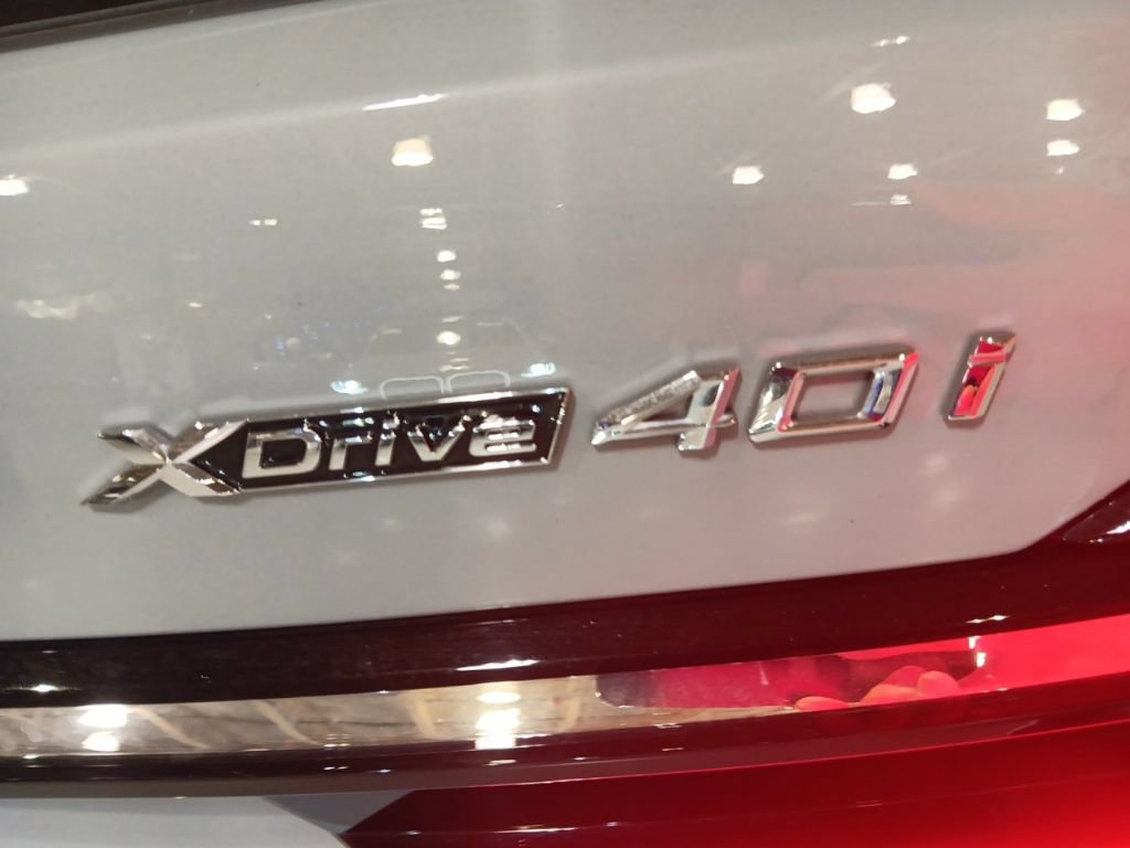 Certified 2026 BMW X7 xDrive40i w/ M Sport Package AWD/4WD image 12