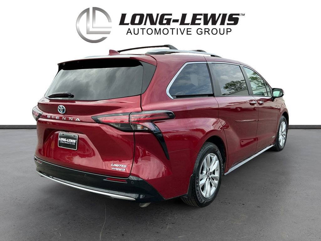 Used 2021 Toyota Sienna Limited image 7