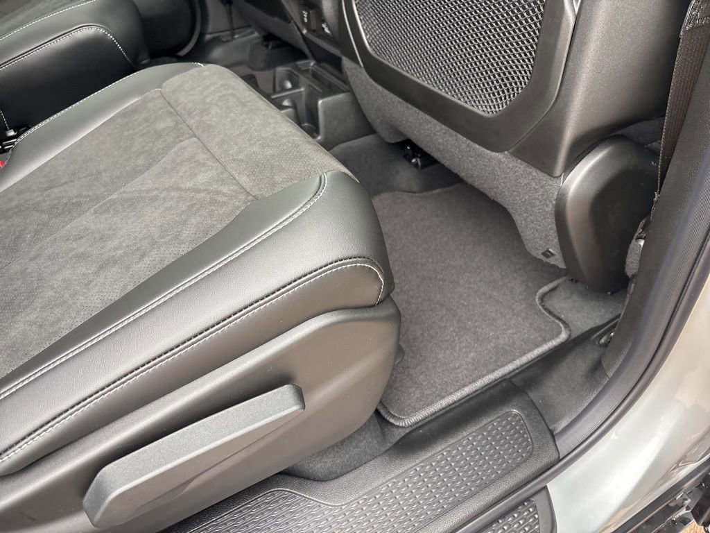 New 2025 Jeep Grand Cherokee L Altitude image 24
