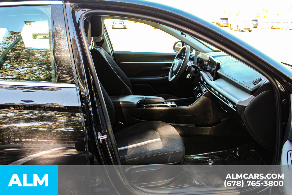 Used 2025 Hyundai Sonata SEL FWD image 17