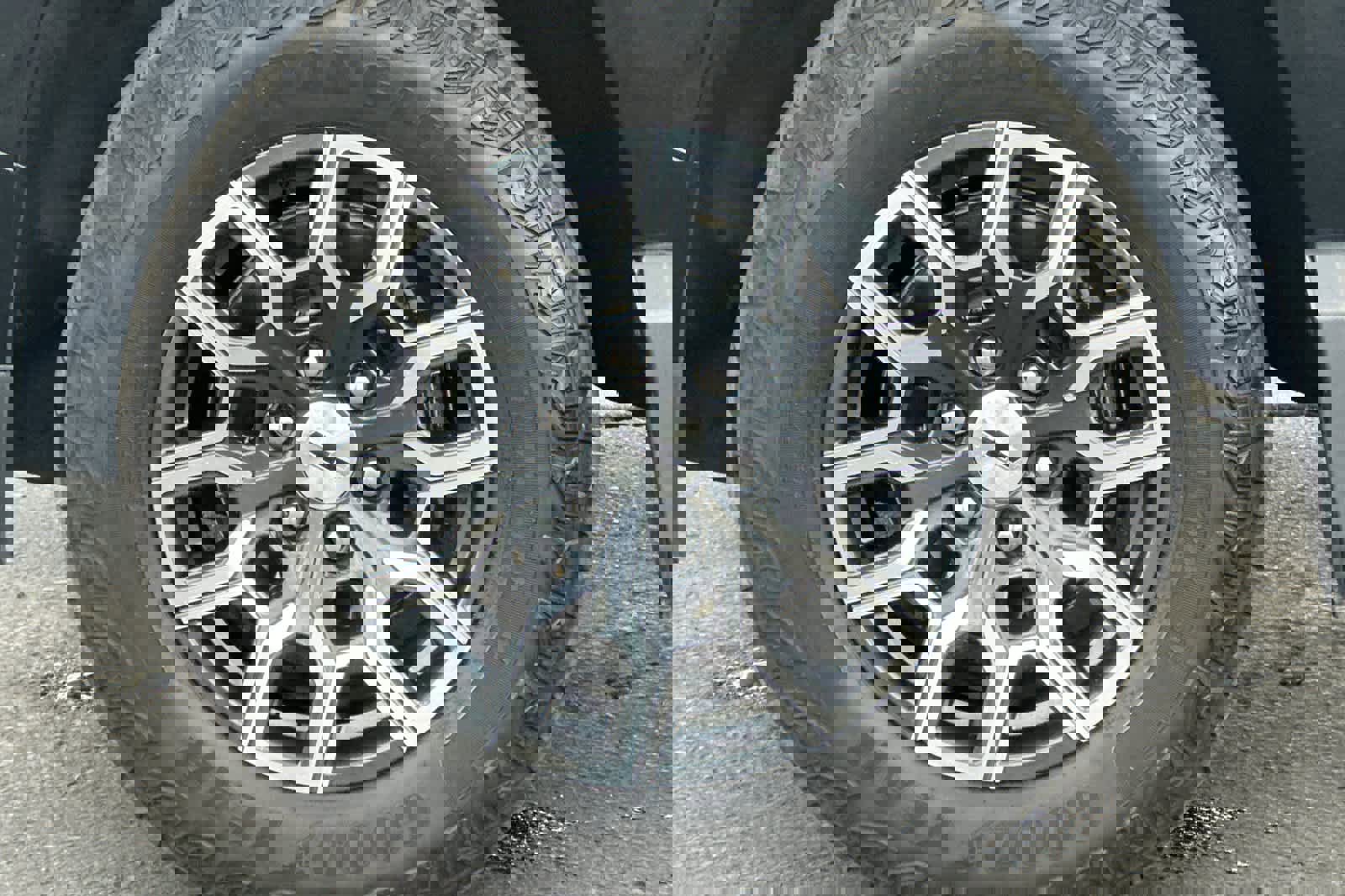 Used 2024 Chevrolet Colorado Z71 w/ Z71 Convenience Package 2 AWD/4WD image 25