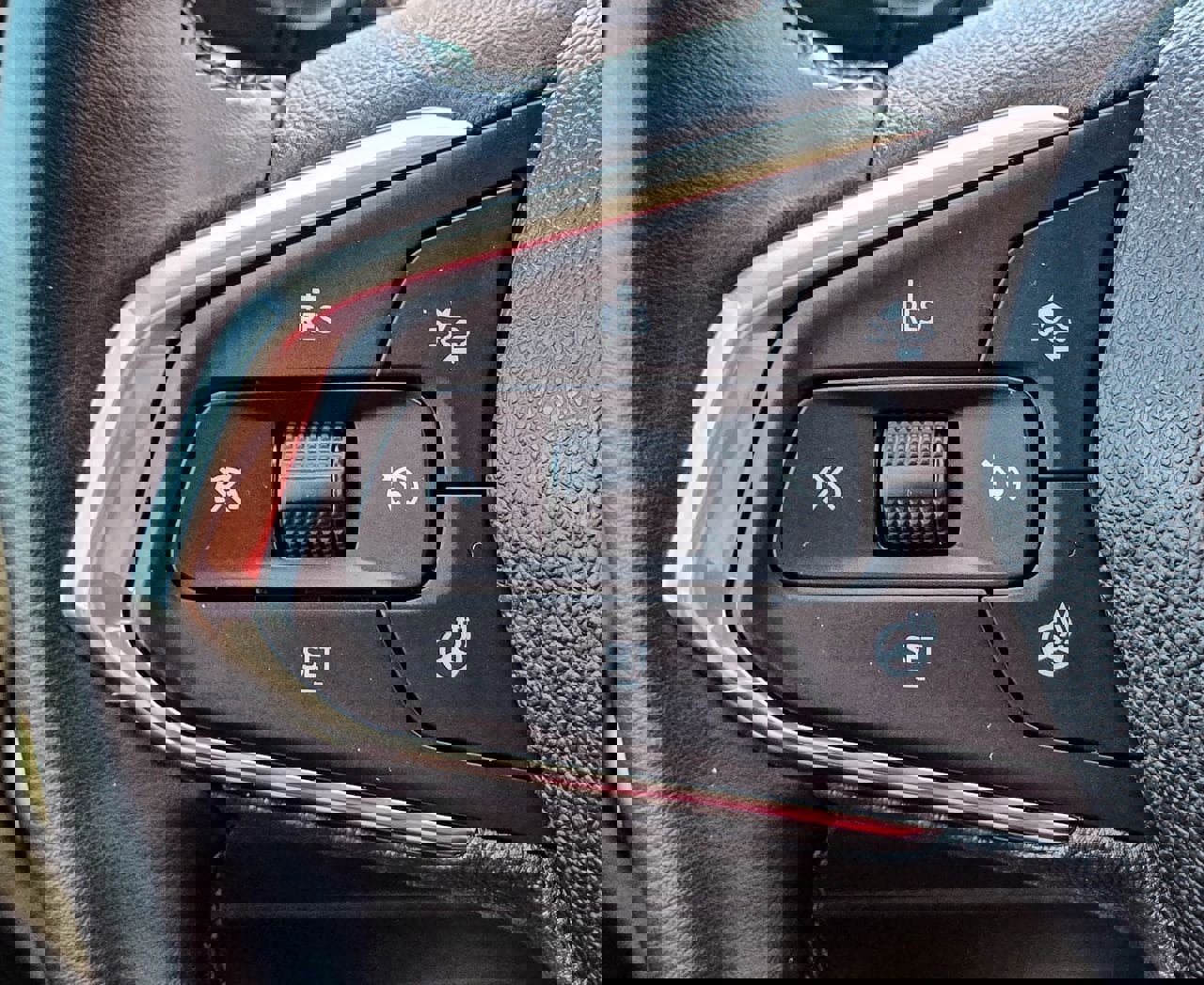 Certified 2025 Chevrolet Trax ACTIV w/ Sunroof Package image 23