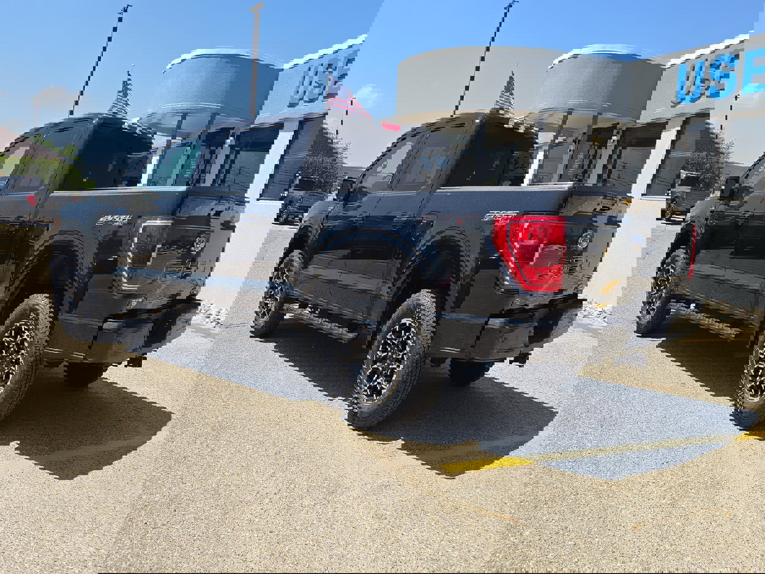 Certified 2022 Ford F150 XLT w/ Equipment Group 302A High image 3