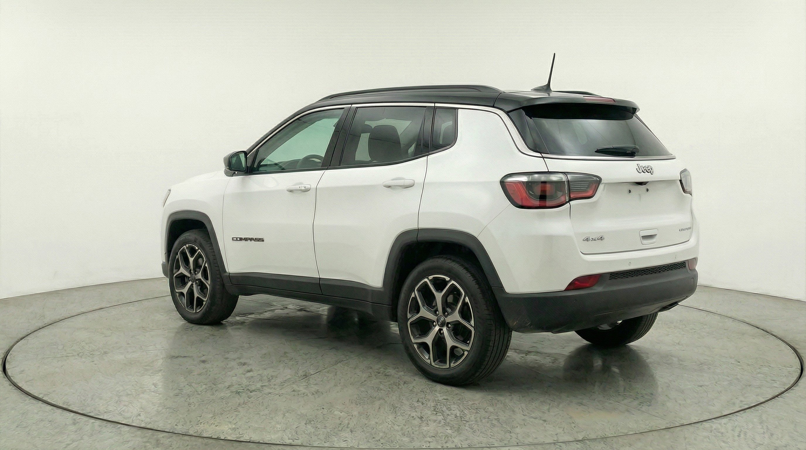Used 2025 Jeep Compass Limited AWD/4WD image 6