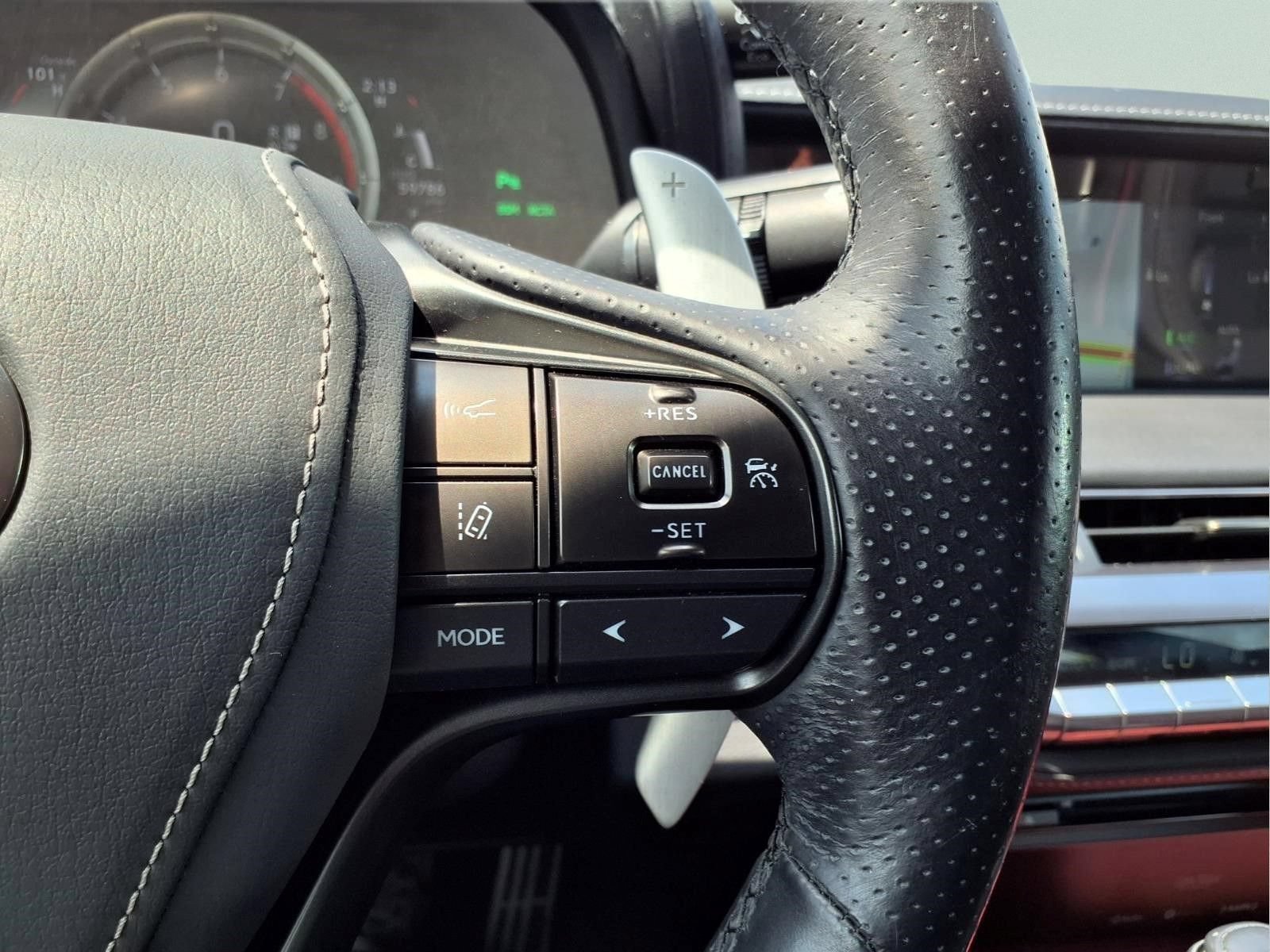 Used 2018 Lexus LC 500 Coupe w/ Sport Package RWD image 16