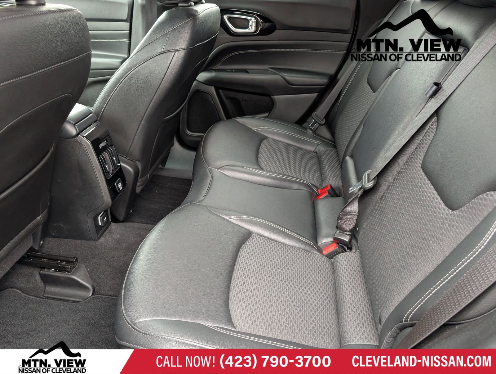 Used 2023 Jeep Compass Altitude image 12