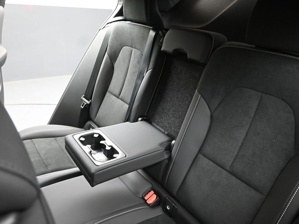 New 2026 Volvo XC40 B5 Ultra w/ Climate Package image 19