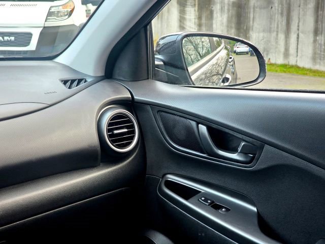 Used 2021 Hyundai Kona SE image 21