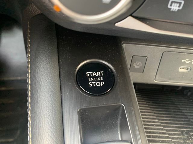 Used 2025 Nissan Kicks SV AWD/4WD image 11