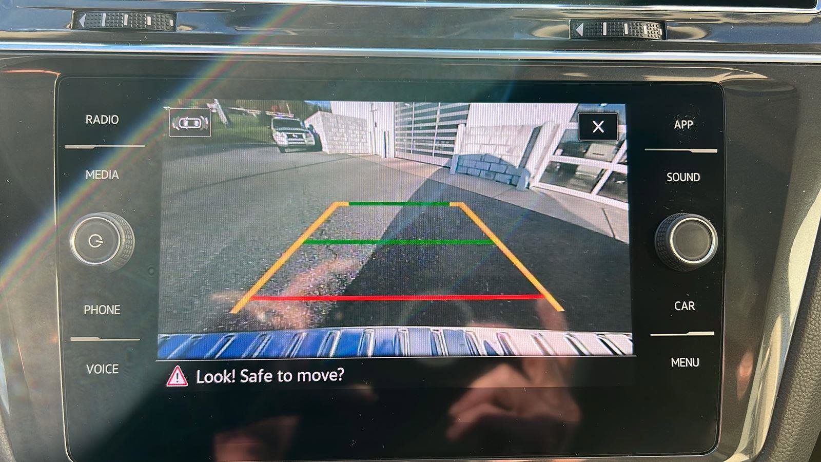 Used 2022 Volkswagen Tiguan SE image 29