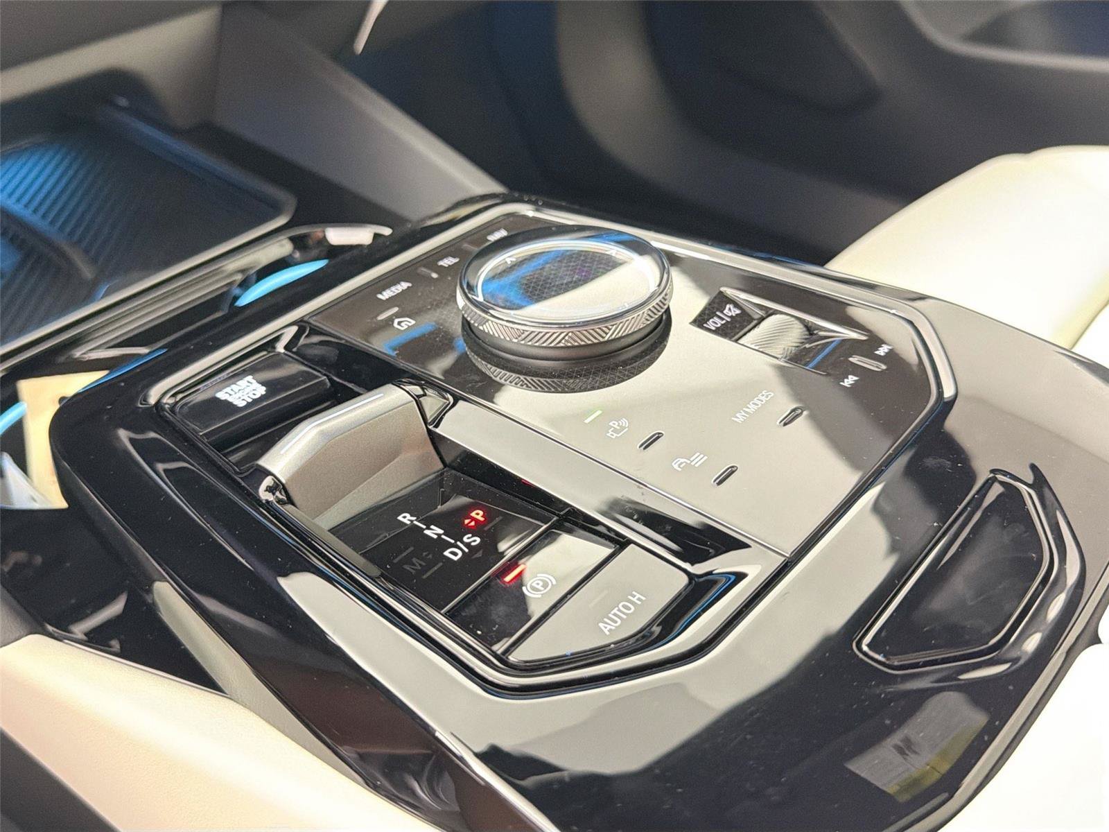 New 2026 BMW 530i w/ M Sport Package RWD image 32