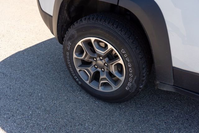 Used 2022 Jeep Cherokee Trailhawk w/ Technology Group B image 11