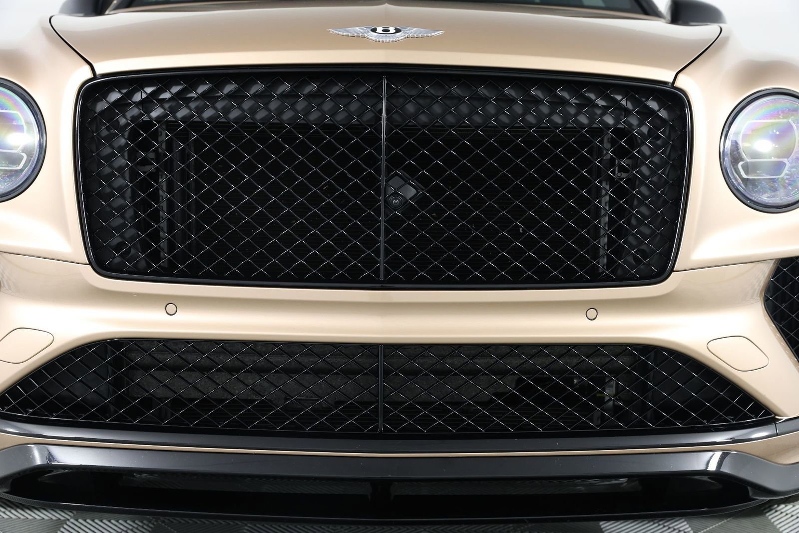 Used 2023 Bentley Bentayga image 11