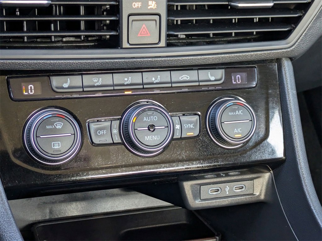 Used 2024 Volkswagen Jetta SE image 17