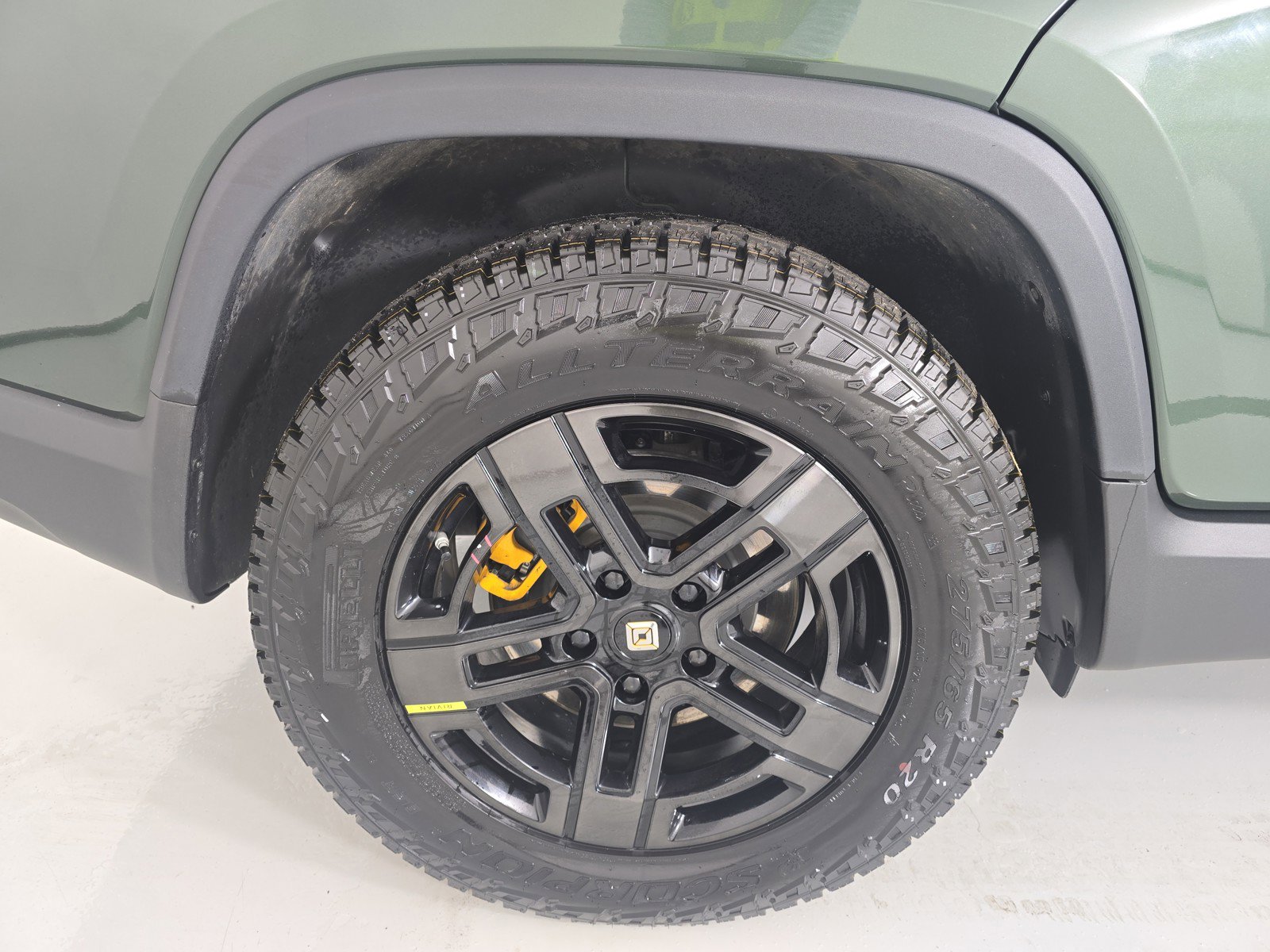 Used 2022 Rivian R1T Adventure image 12