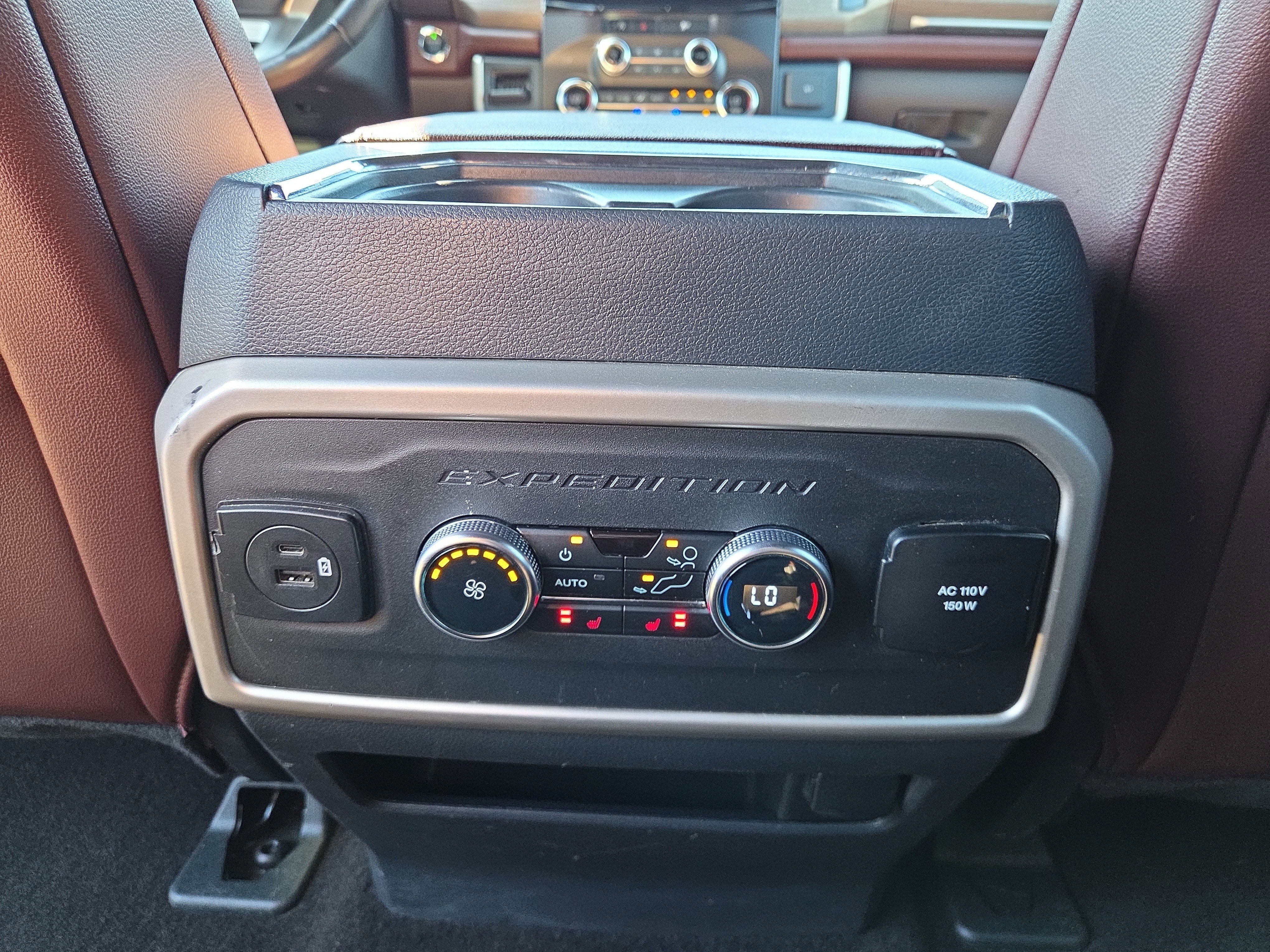 Used 2023 Ford Expedition Limited image 13