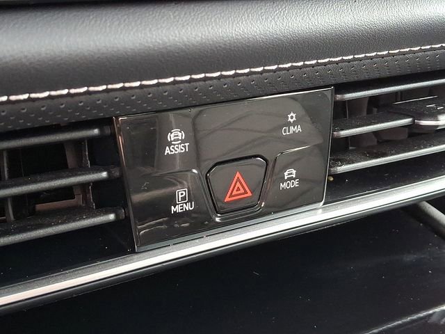 Used 2024 Volkswagen Atlas Cross Sport SE image 26