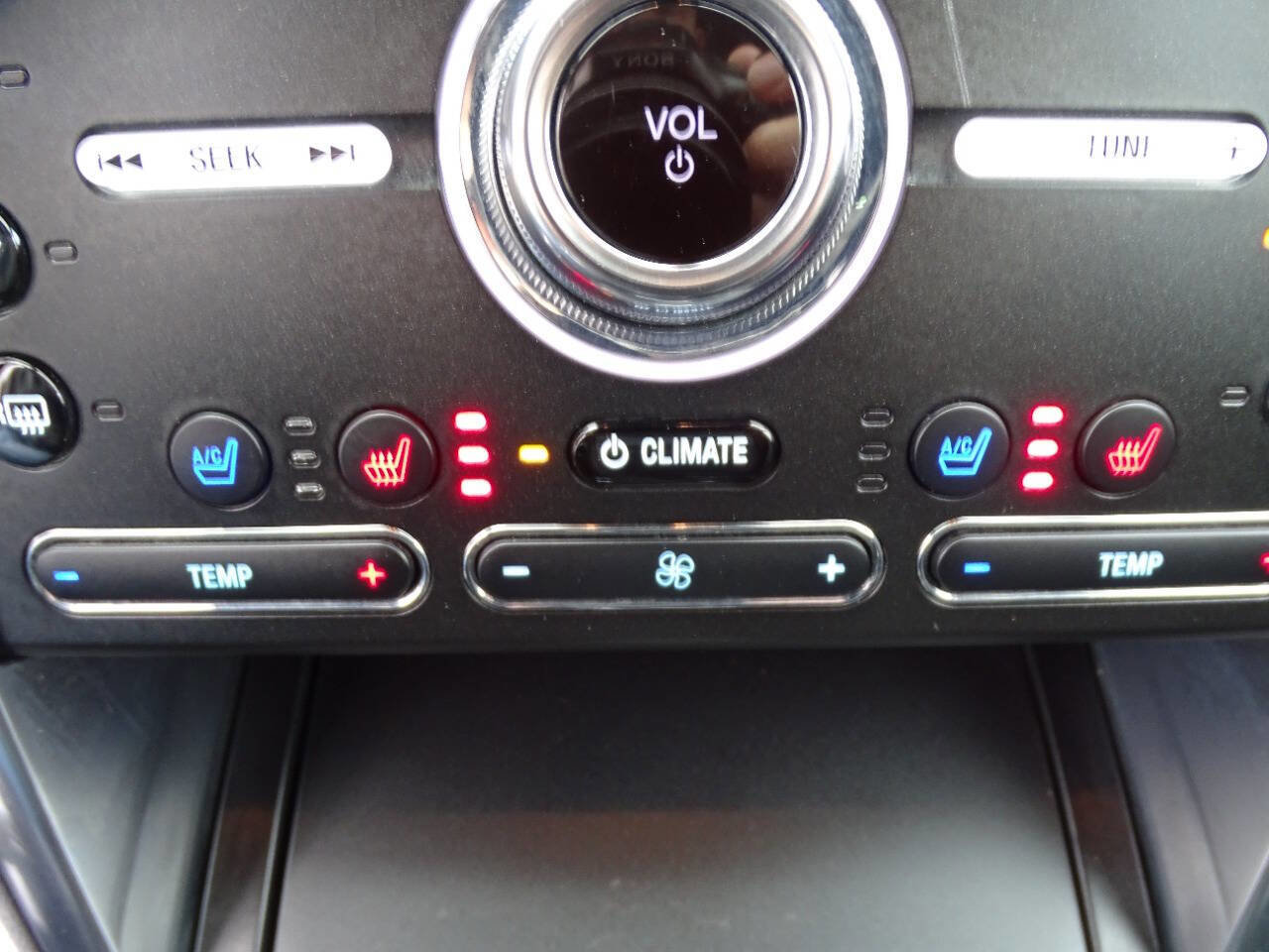 Used 2019 Ford Explorer Sport AWD/4WD image 32
