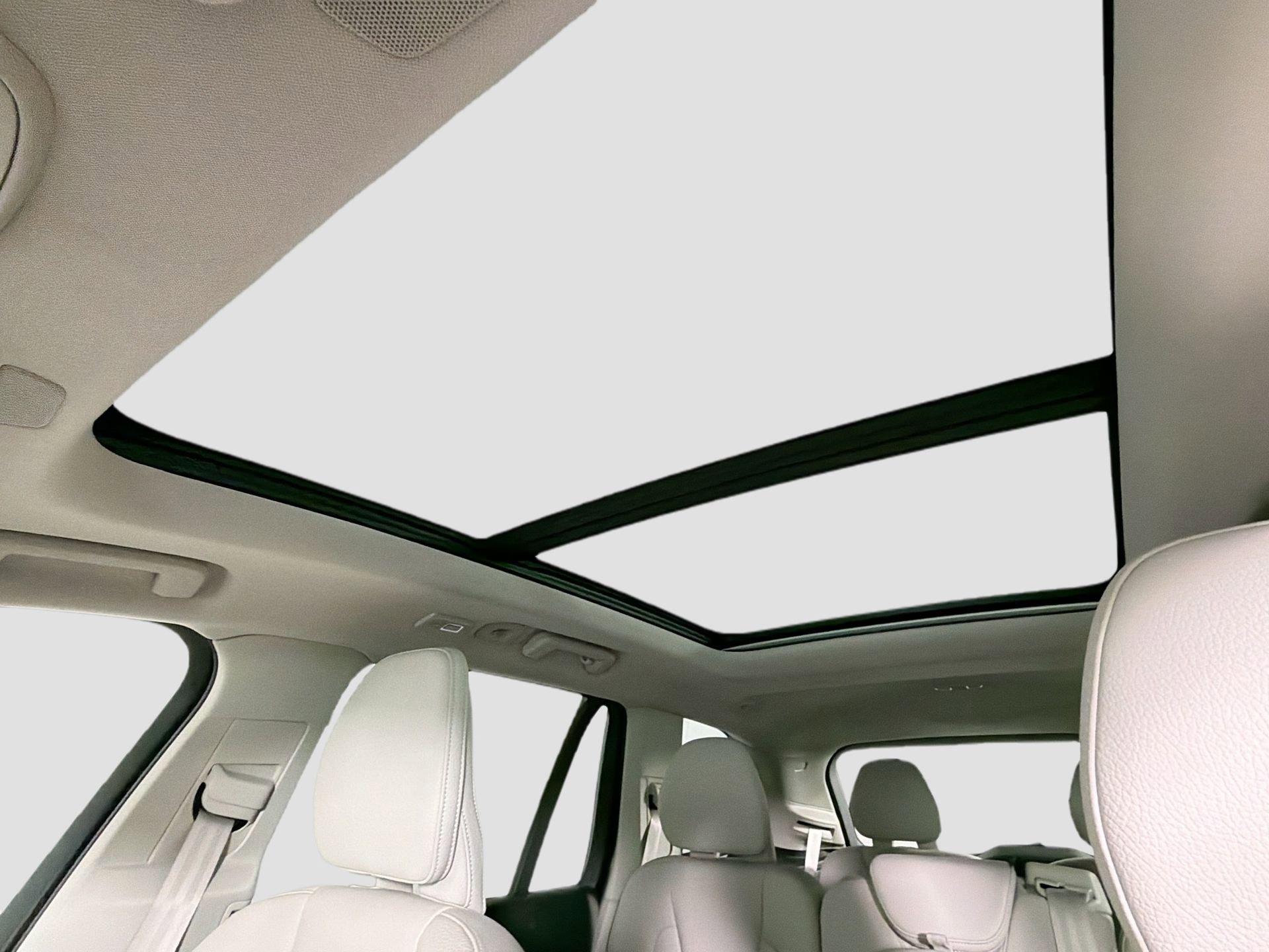 Certified 2023 Volvo XC90 B5 Core image 22