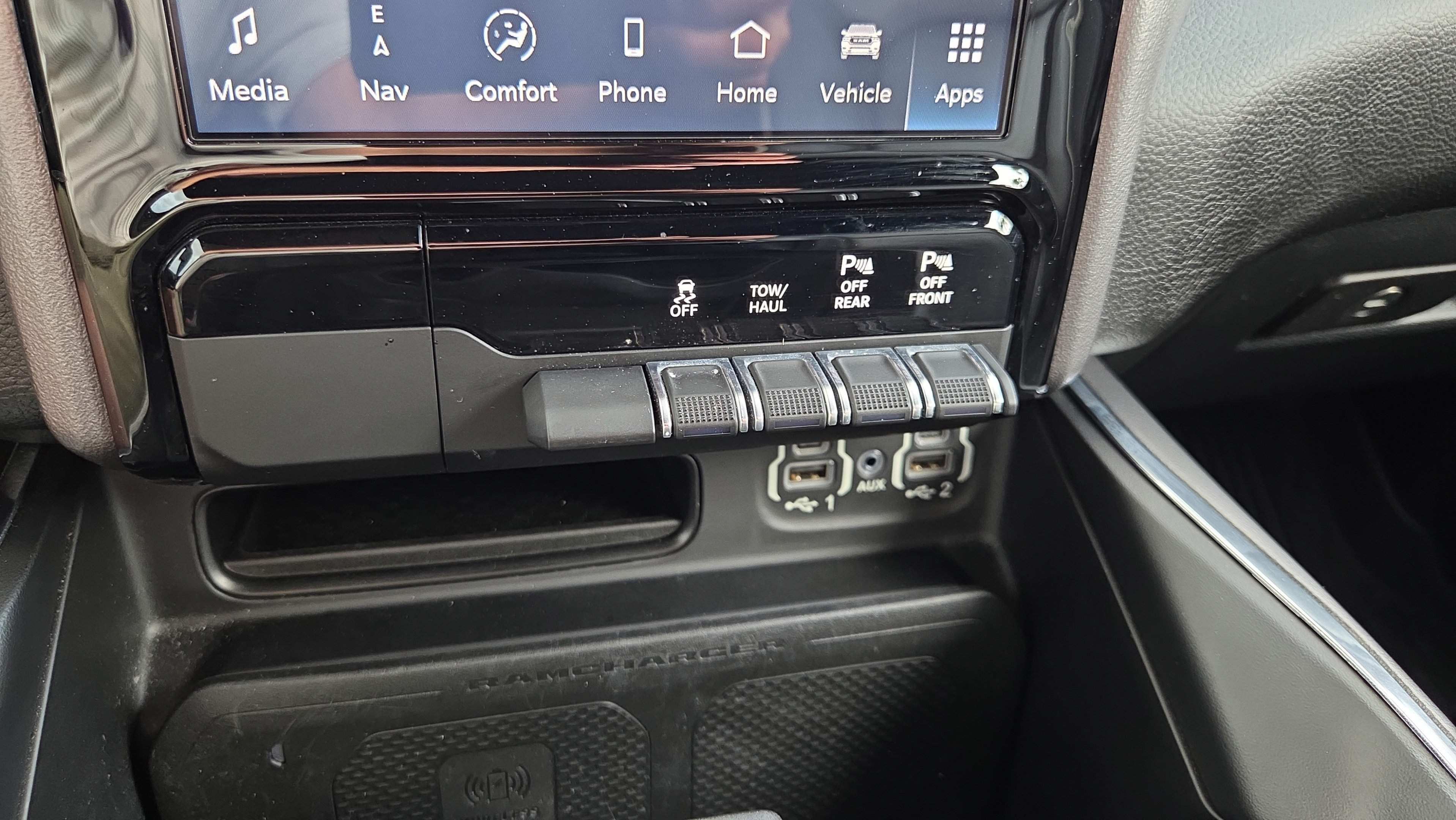Used 2023 RAM 1500 Laramie AWD/4WD image 22