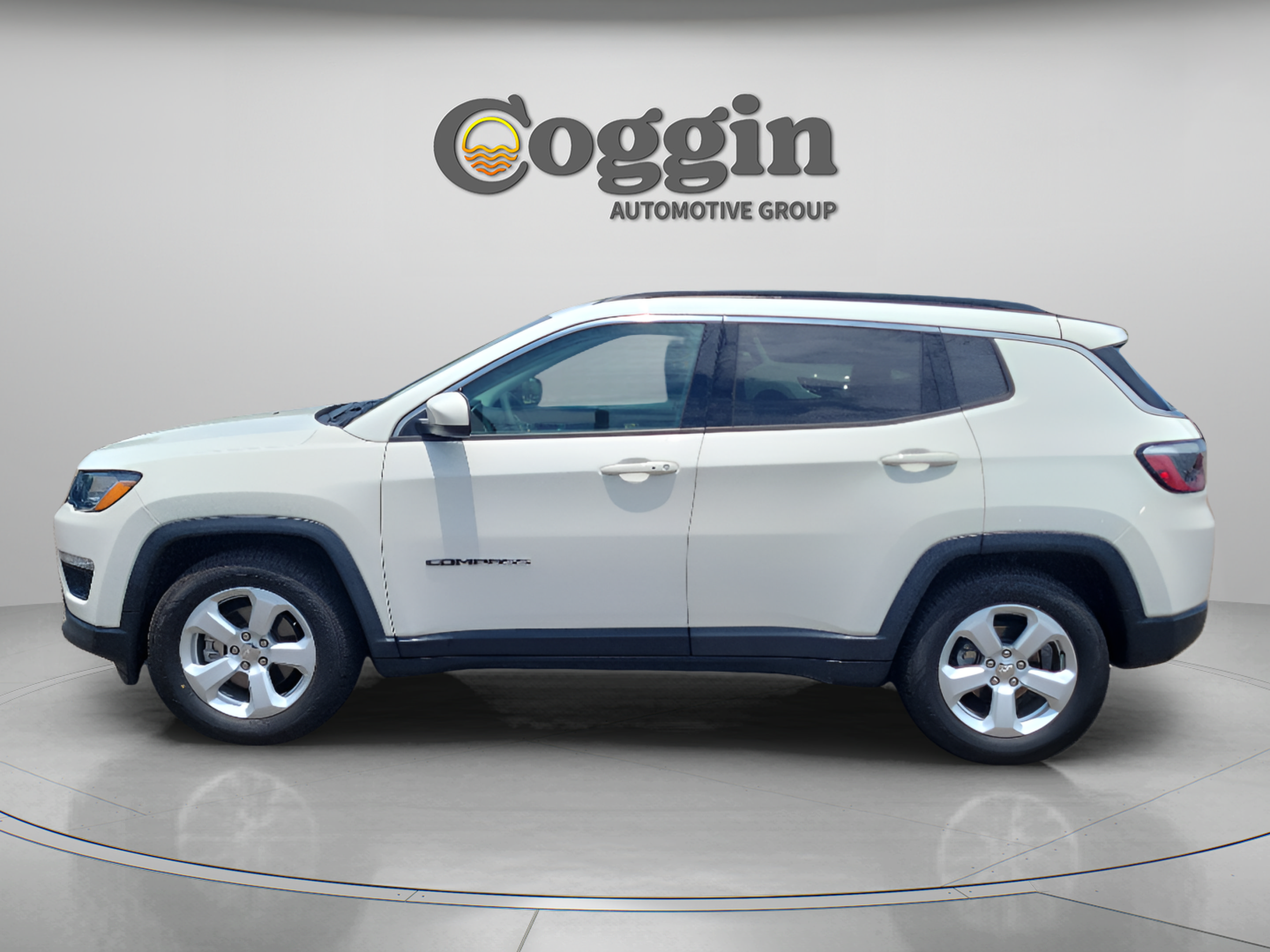 Used 2021 Jeep Compass Latitude FWD image 2