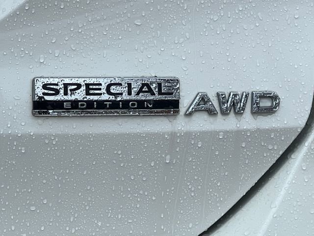 Used 2020 Nissan Rogue SV image 2