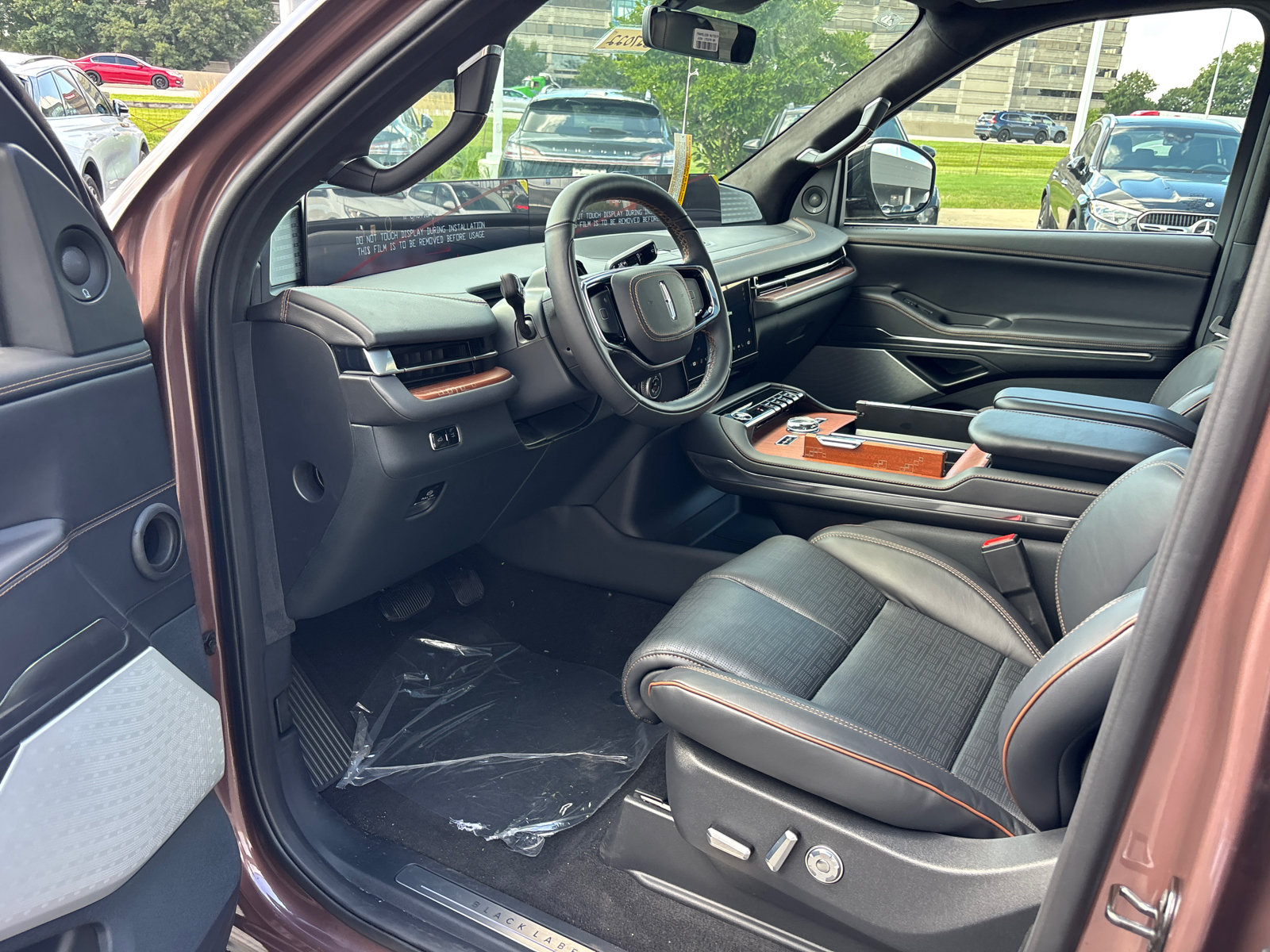 New 2027 Lincoln Navigator Black Label AWD/4WD image 24