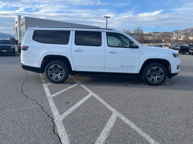 Used 2024 Jeep Wagoneer L Series II w/ Flexible Seating Group image 2