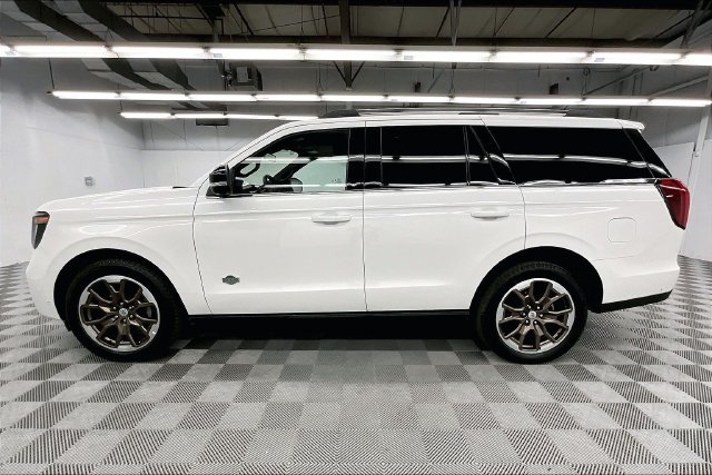 Used 2025 Ford Expedition King Ranch AWD/4WD image 15