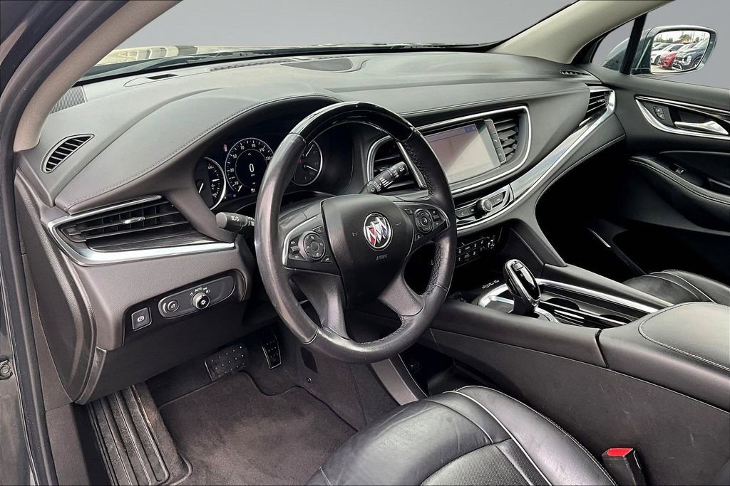 Used 2020 Buick Enclave Avenir w/ Avenir Technology Package AWD/4WD image 18