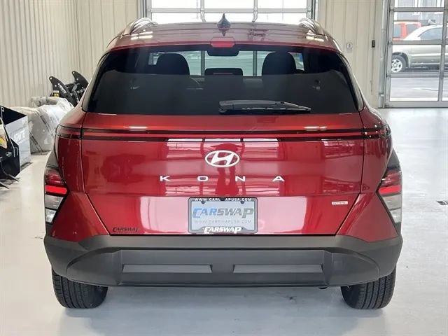Used 2025 Hyundai Kona SEL AWD/4WD image 4