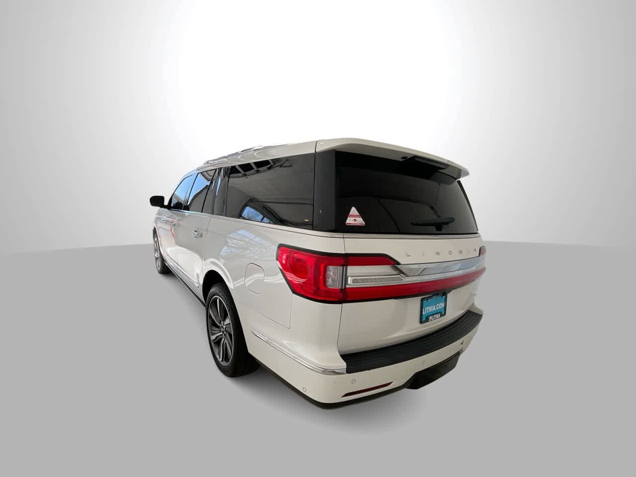 Used 2019 Lincoln Navigator L Reserve AWD/4WD image 6