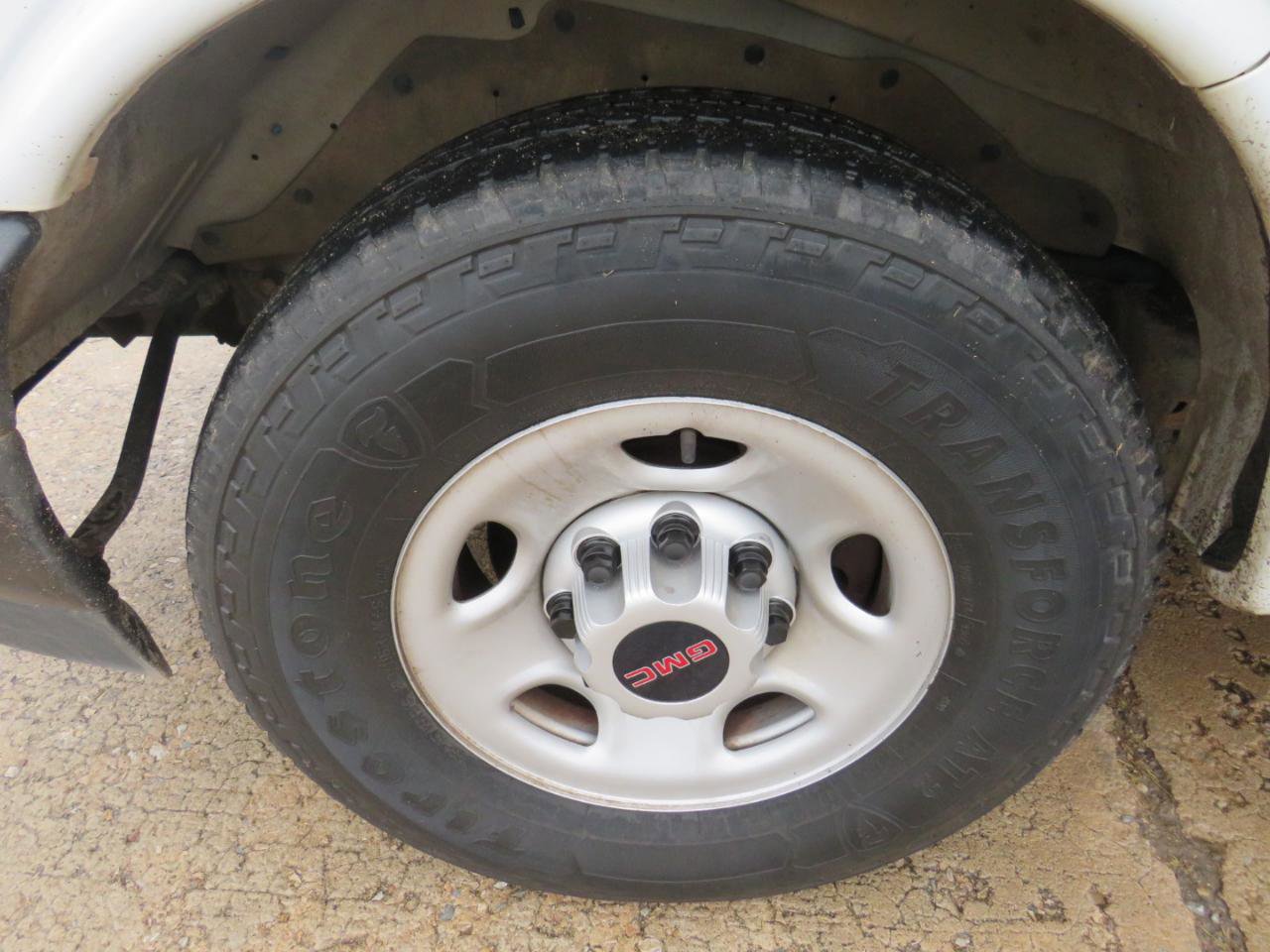 Used 2019 GMC Savana 2500 w/ Driver Convenience Package image 33