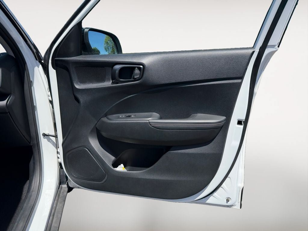 Used 2023 Hyundai Venue Limited FWD image 25