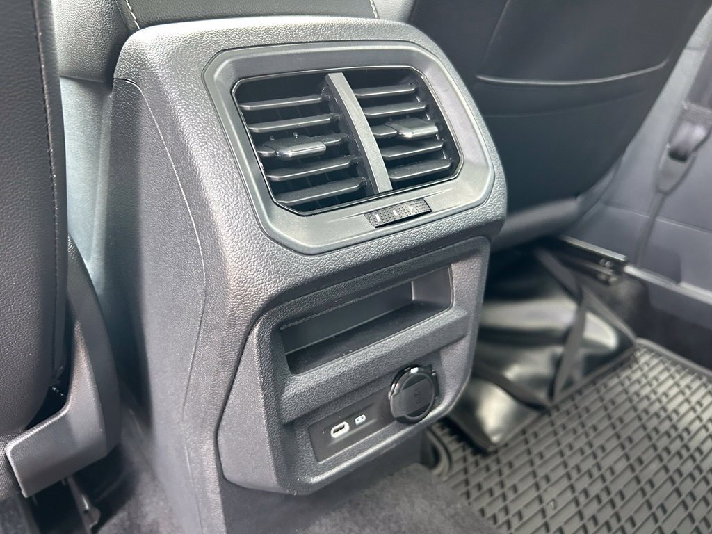 Certified 2023 Volkswagen Tiguan SE w/ Panoramic Sunroof Package FWD image 55