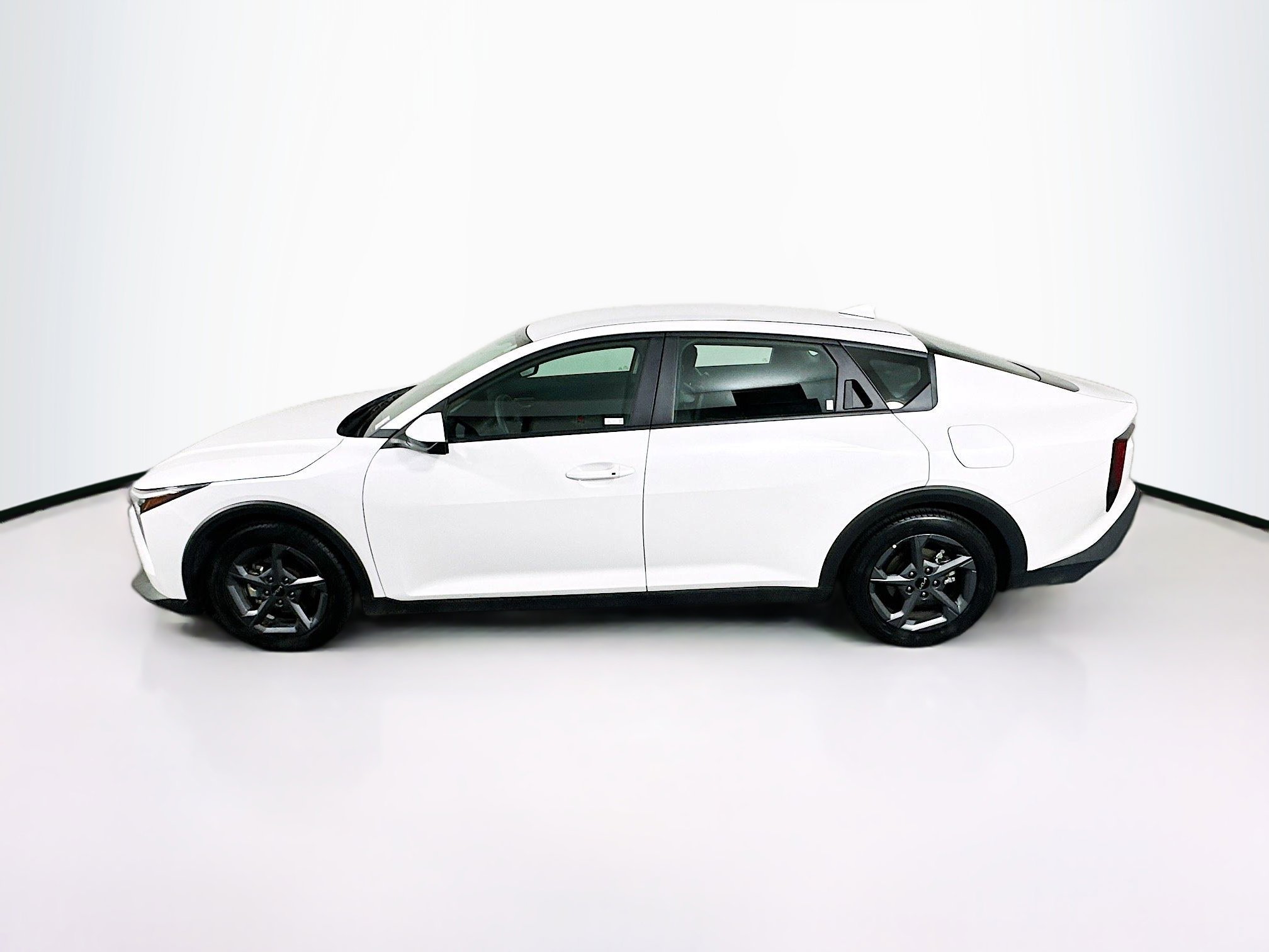 Used 2025 Kia K4 LXS image 4