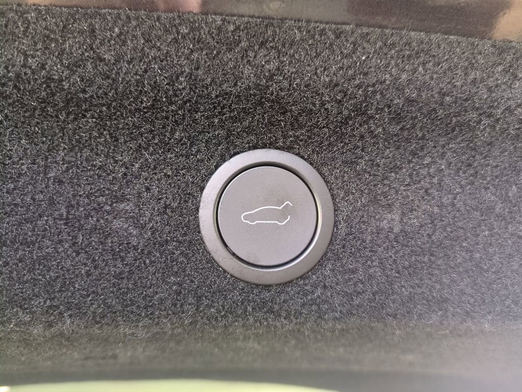 Used 2026 Tesla Model Y Long Range image 15