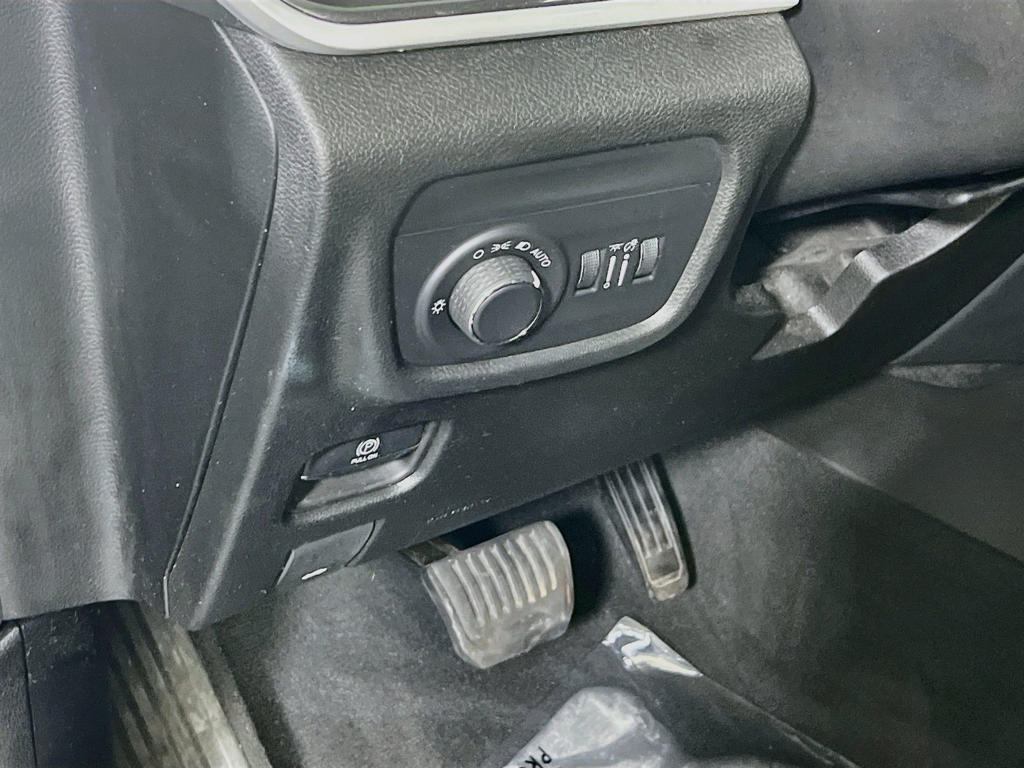 Used 2023 Jeep Grand Cherokee L Laredo AWD/4WD image 10