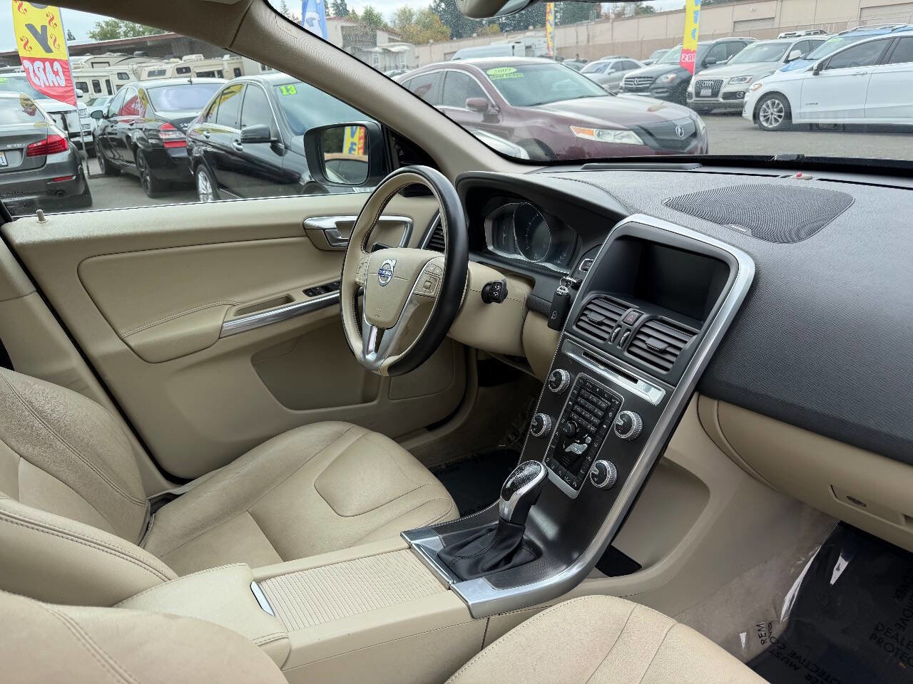 Used 2016 Volvo XC60 T5 Platinum image 15