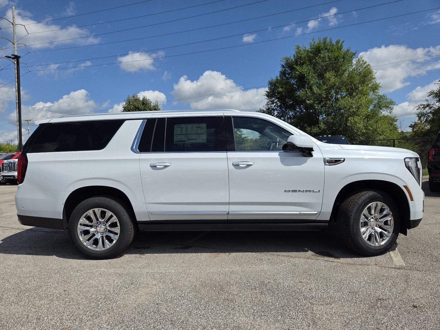 New 2026 GMC Yukon XL Denali w/ Sun & Power Step Package AWD/4WD image 22