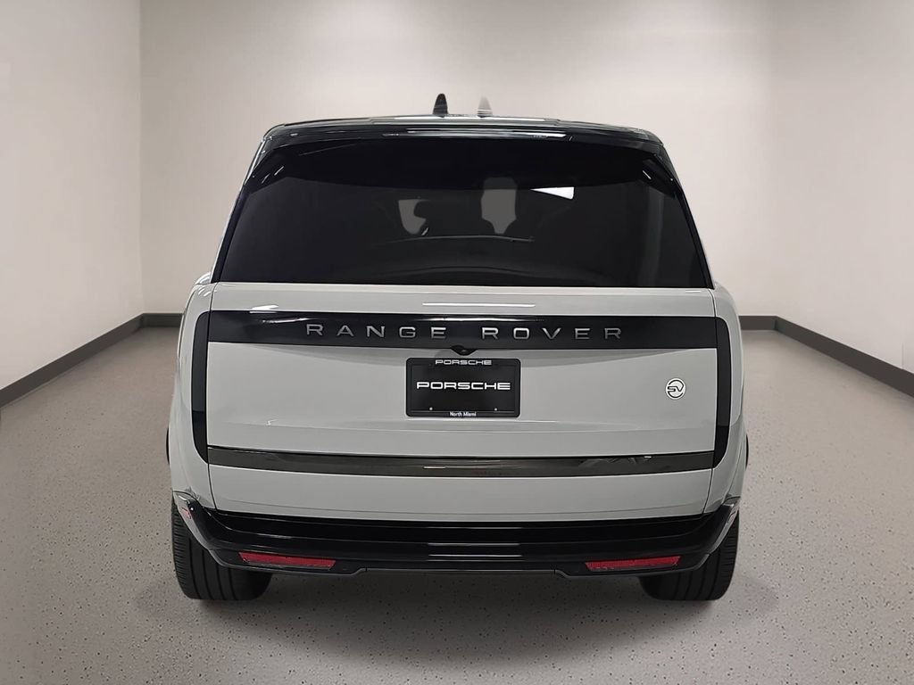 Used 2025 Land Rover Range Rover SV AWD/4WD image 6