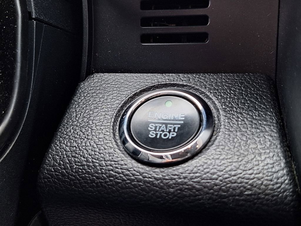 Used 2020 Ford F250 Lariat w/ Lariat Ultimate Package AWD/4WD image 22