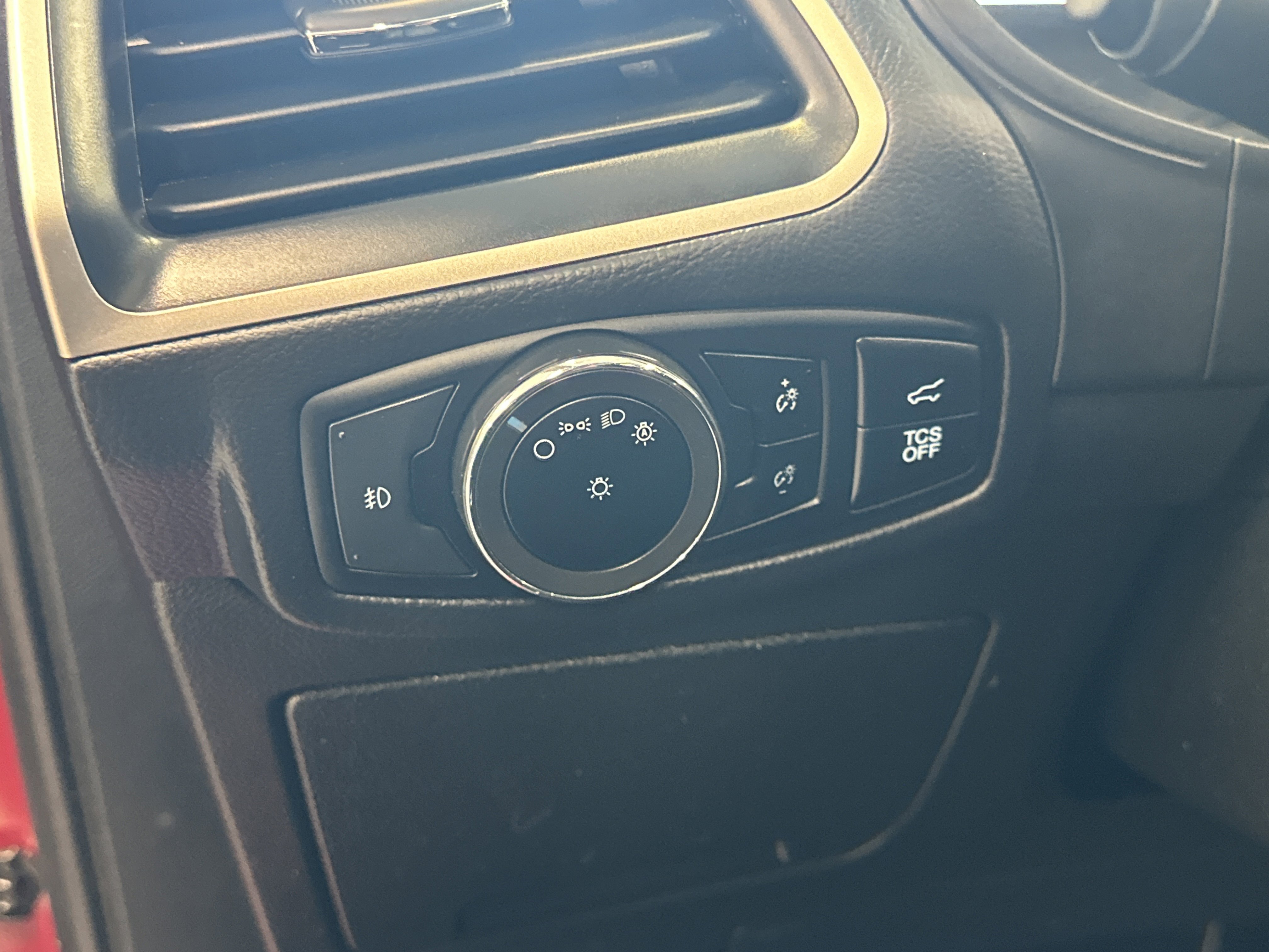 Used 2024 Ford Edge SEL w/ Convenience Package image 23