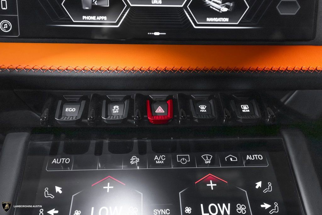 Used 2025 Lamborghini Urus SE image 31