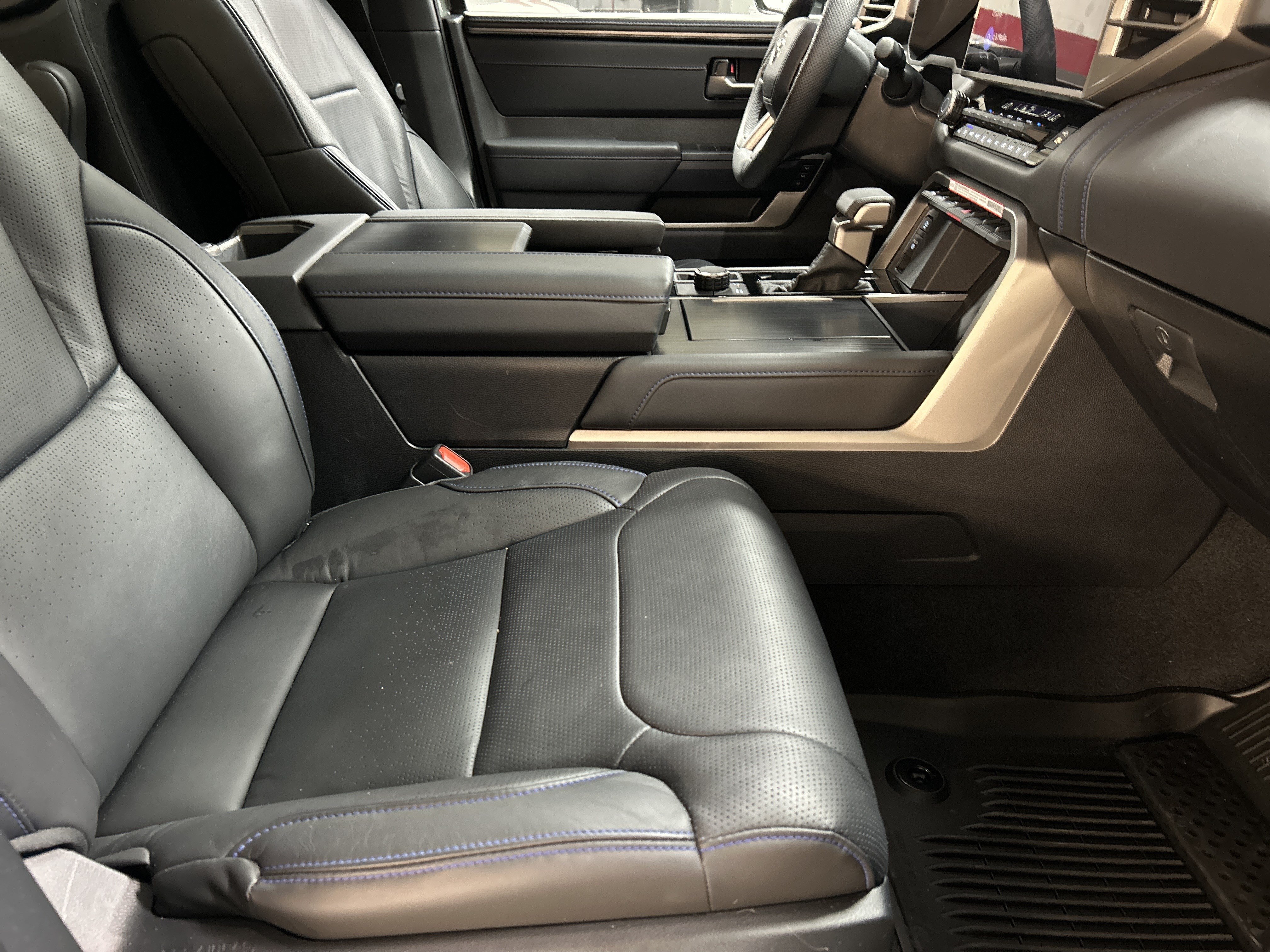 Used 2026 Toyota Sequoia Platinum AWD/4WD image 35