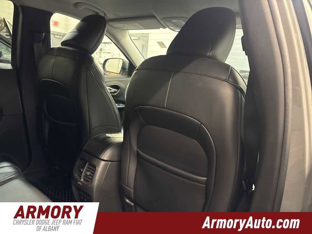 Used 2020 Jeep Cherokee Latitude Plus w/ Cold Weather Group image 31