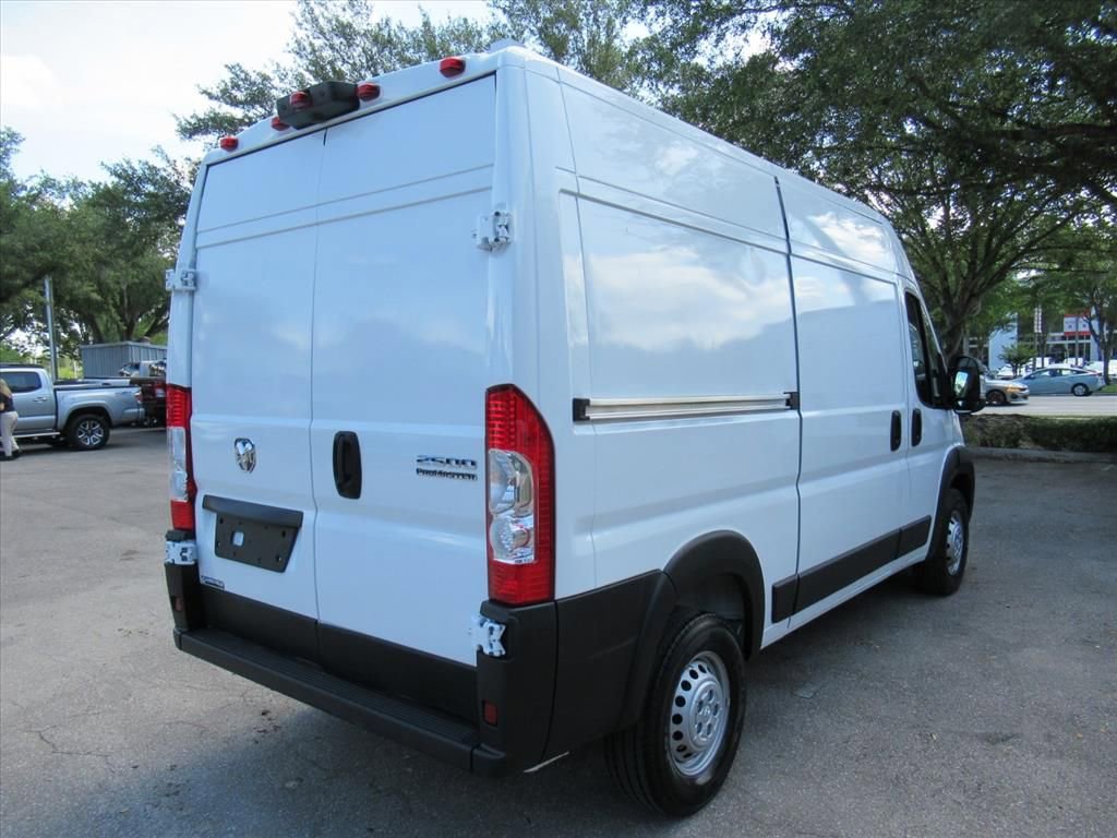 Used 2025 RAM ProMaster 2500 w/ Convenience Group FWD image 7